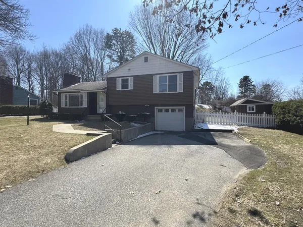 $459,000 | 112 Abnaki Avenue, Essex Junction, VT 05452