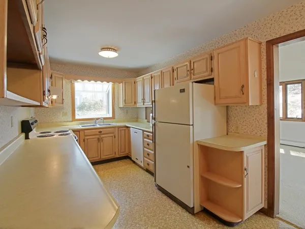 $459,000 | 112 Abnaki Avenue, Essex Junction, VT 05452