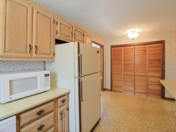 $459,000 | 112 Abnaki Avenue, Essex Junction, VT 05452