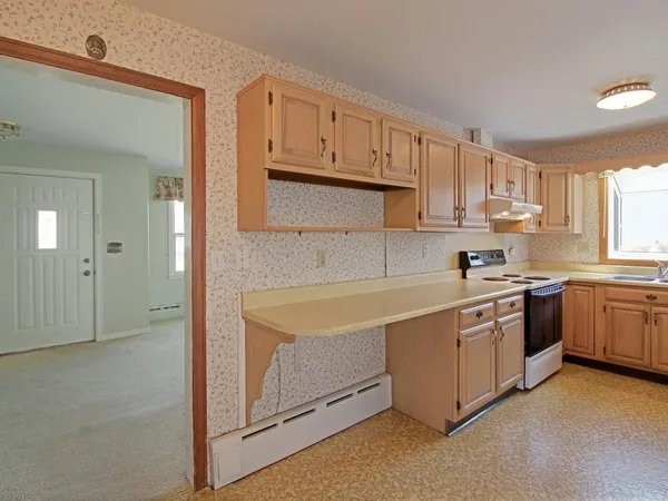 $459,000 | 112 Abnaki Avenue, Essex Junction, VT 05452