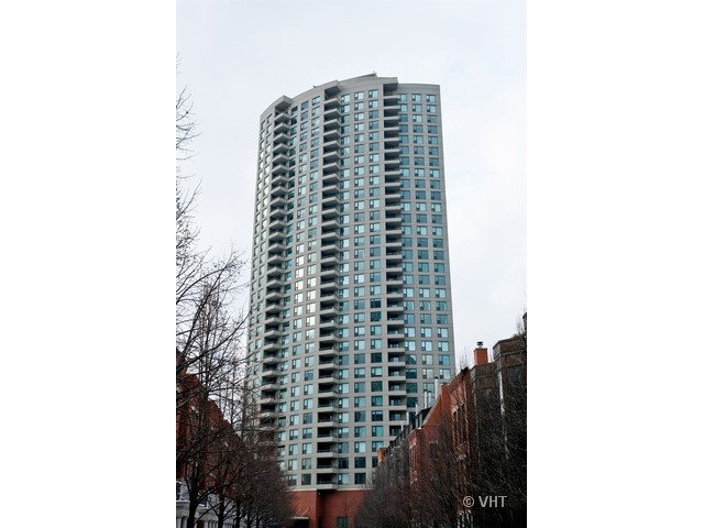 501 North Clinton Street, Unit 1005 Chicago, IL 60654 - Photo 2 of 11