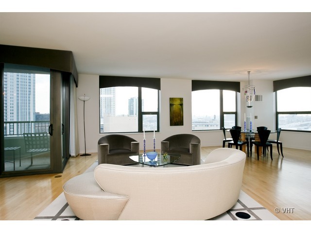 501 North Clinton Street, Unit 1005 Chicago, IL 60654 - Photo 4 of 11