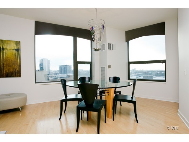 501 North Clinton Street, Unit 1005 Chicago, IL 60654 - Photo 5 of 11
