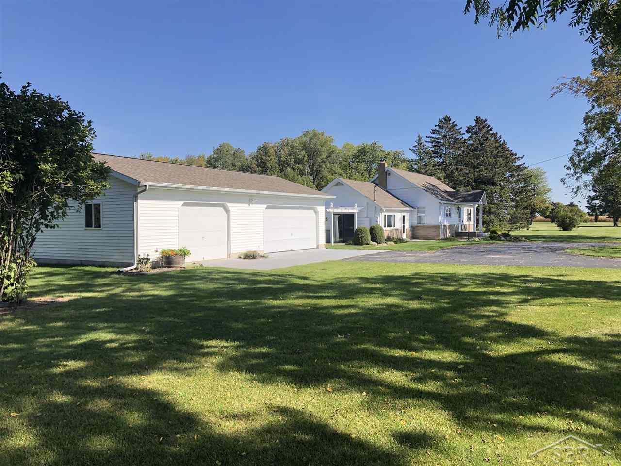 157 East Whitefeather Road Pinconning, MI 48650 - Photo 3 of 30