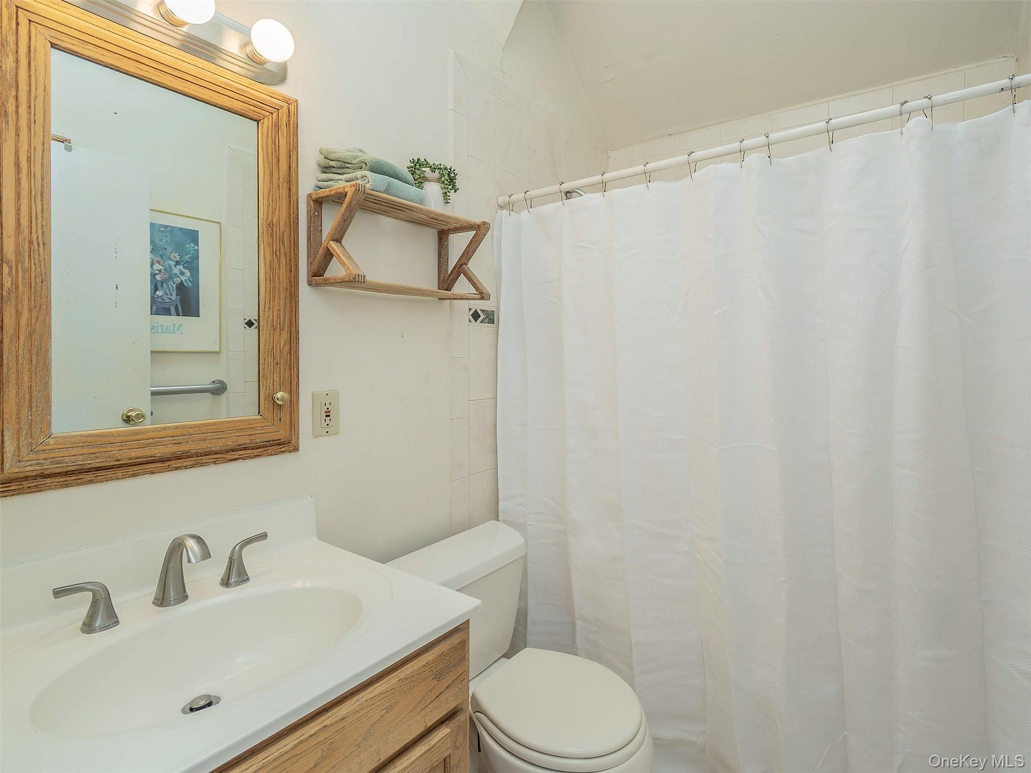 43 Plymouth Road Port Washington, NY 11050 - Photo 13 of 20