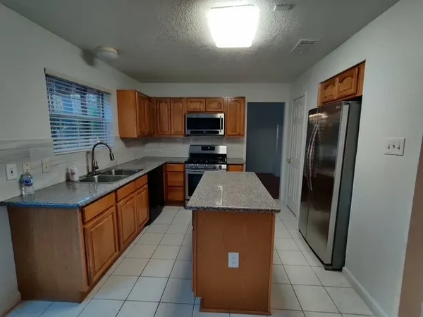 $2,300 | 101 Yewleaf Drive, The Woodlands, TX 77381