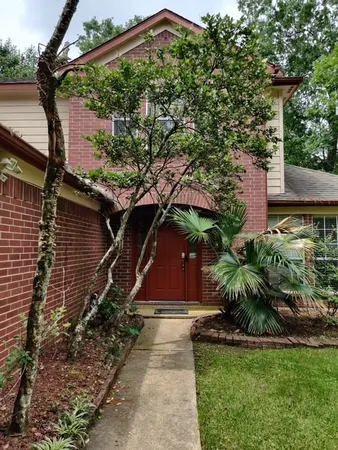 $2,300 | 101 Yewleaf Drive, The Woodlands, TX 77381