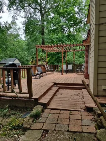 $2,300 | 101 Yewleaf Drive, The Woodlands, TX 77381