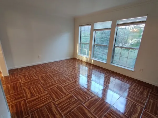 $2,300 | 101 Yewleaf Drive, The Woodlands, TX 77381
