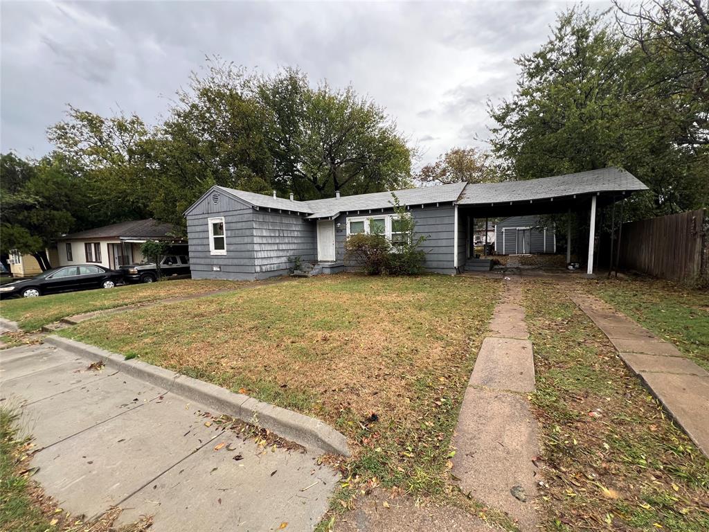 4224 Ramey Avenue Fort Worth, TX 76105 - Photo 5 of 19 Ranch-style home with an attached carport