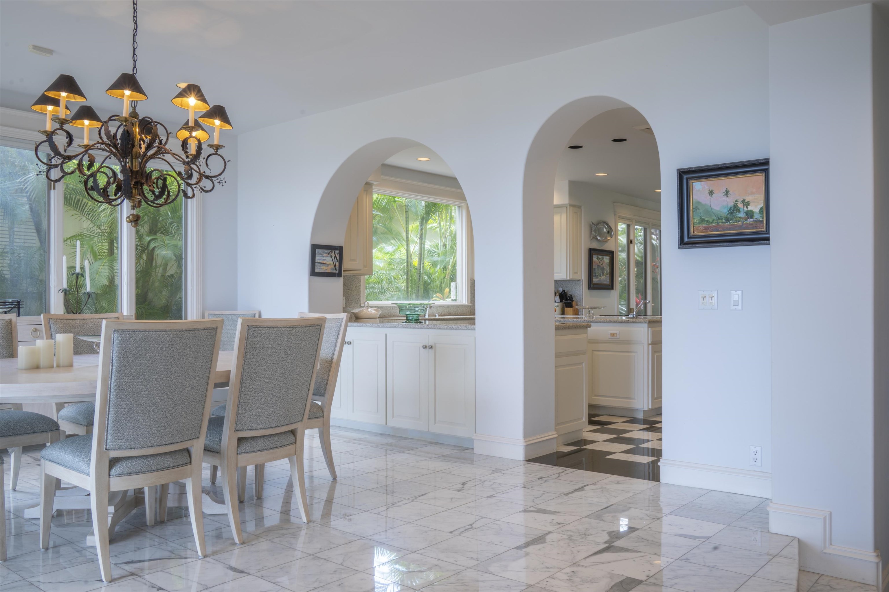 212 Crestview Road Lahaina, HI 96761 - Photo 17 of 50 a view of a dining room with furniture