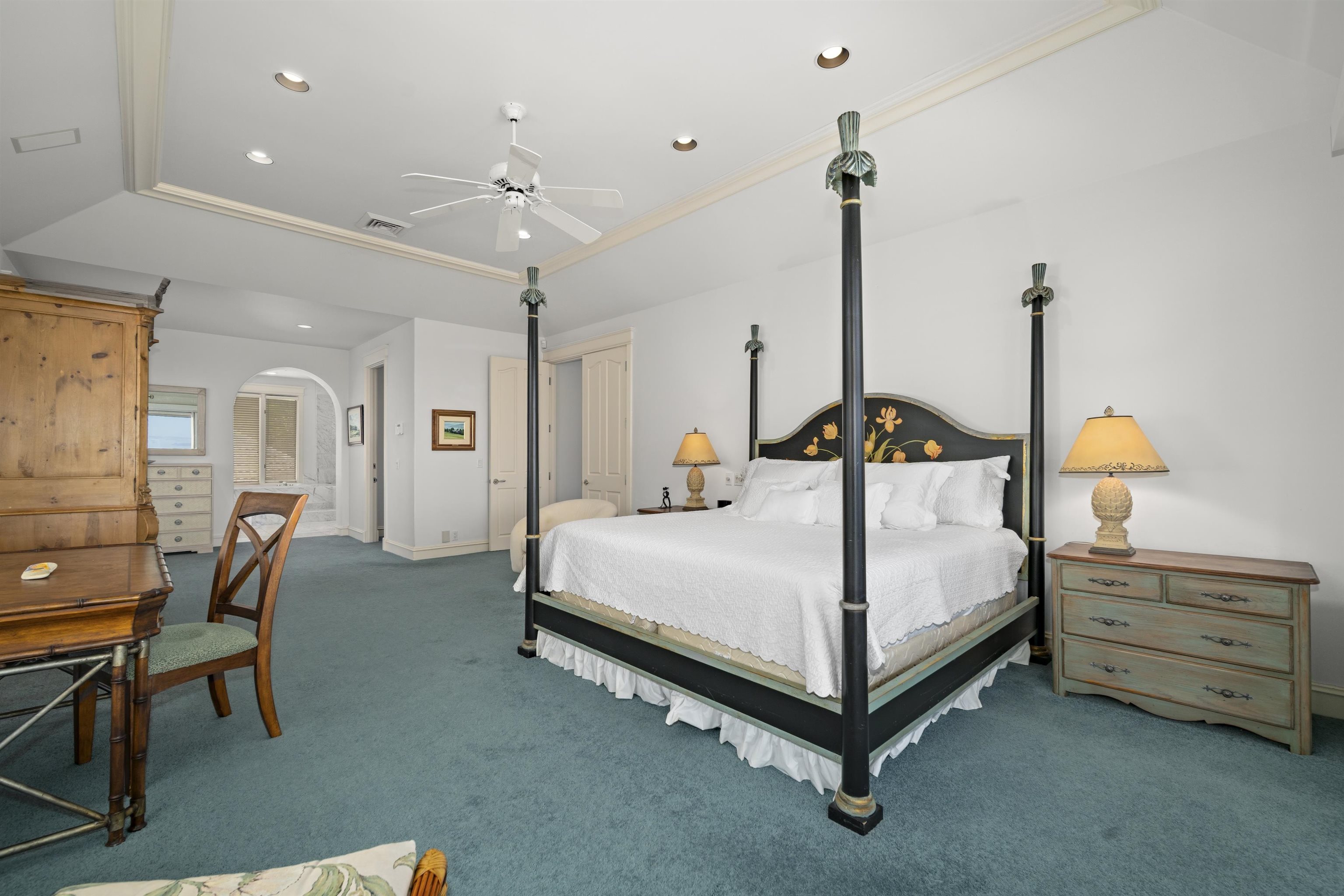 212 Crestview Road Lahaina, HI 96761 - Photo 30 of 50 a bed room with a bed and dresser