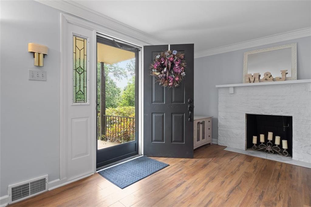 459 Woodland Road Pittsburgh, PA 15237 - Photo 2 of 25 Gallery Image 2