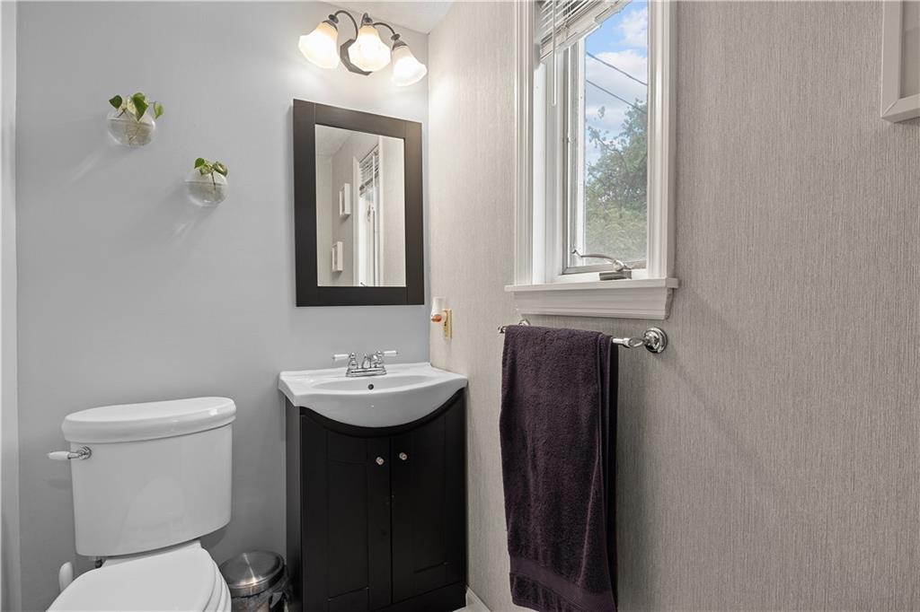 459 Woodland Road Pittsburgh, PA 15237 - Photo 13 of 25 Gallery Image 13