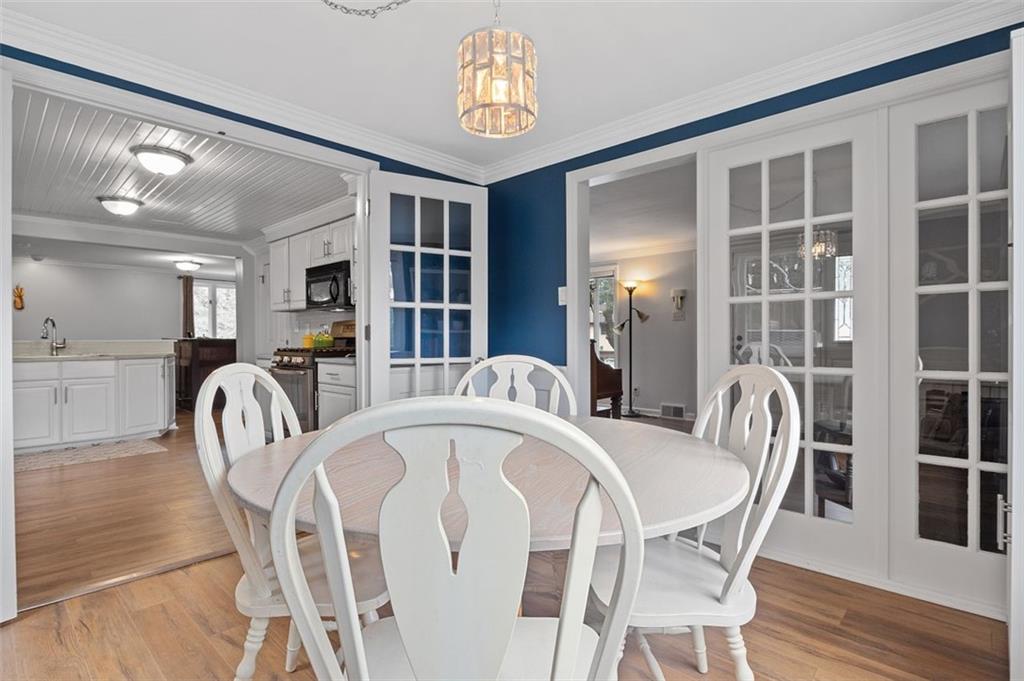 459 Woodland Road Pittsburgh, PA 15237 - Photo 5 of 25 Gallery Image 5