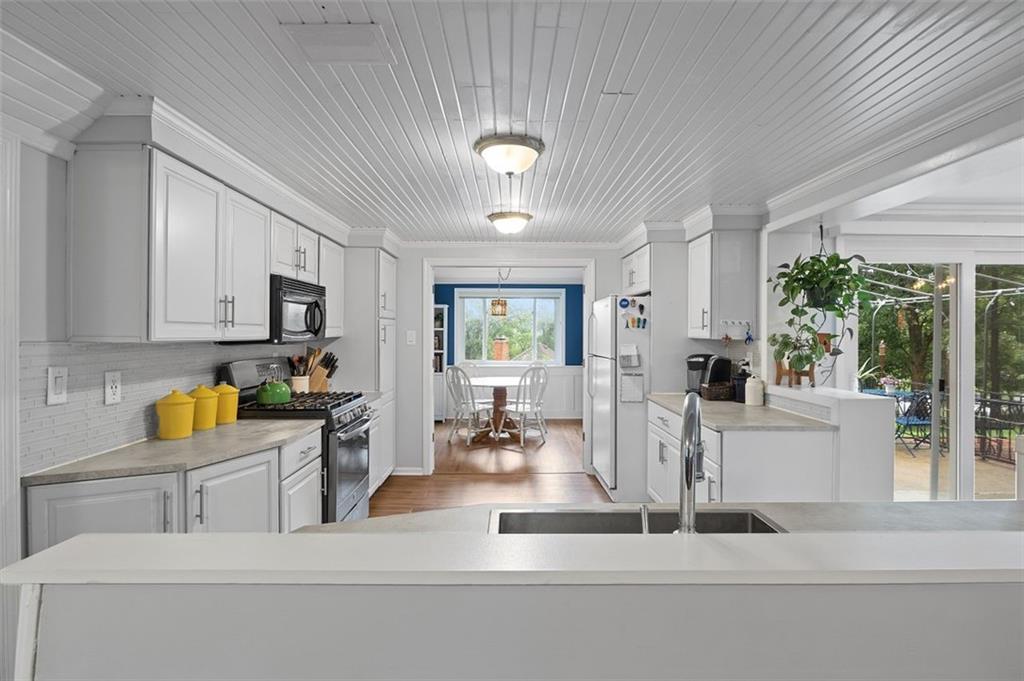 459 Woodland Road Pittsburgh, PA 15237 - Photo 7 of 25 Gallery Image 7