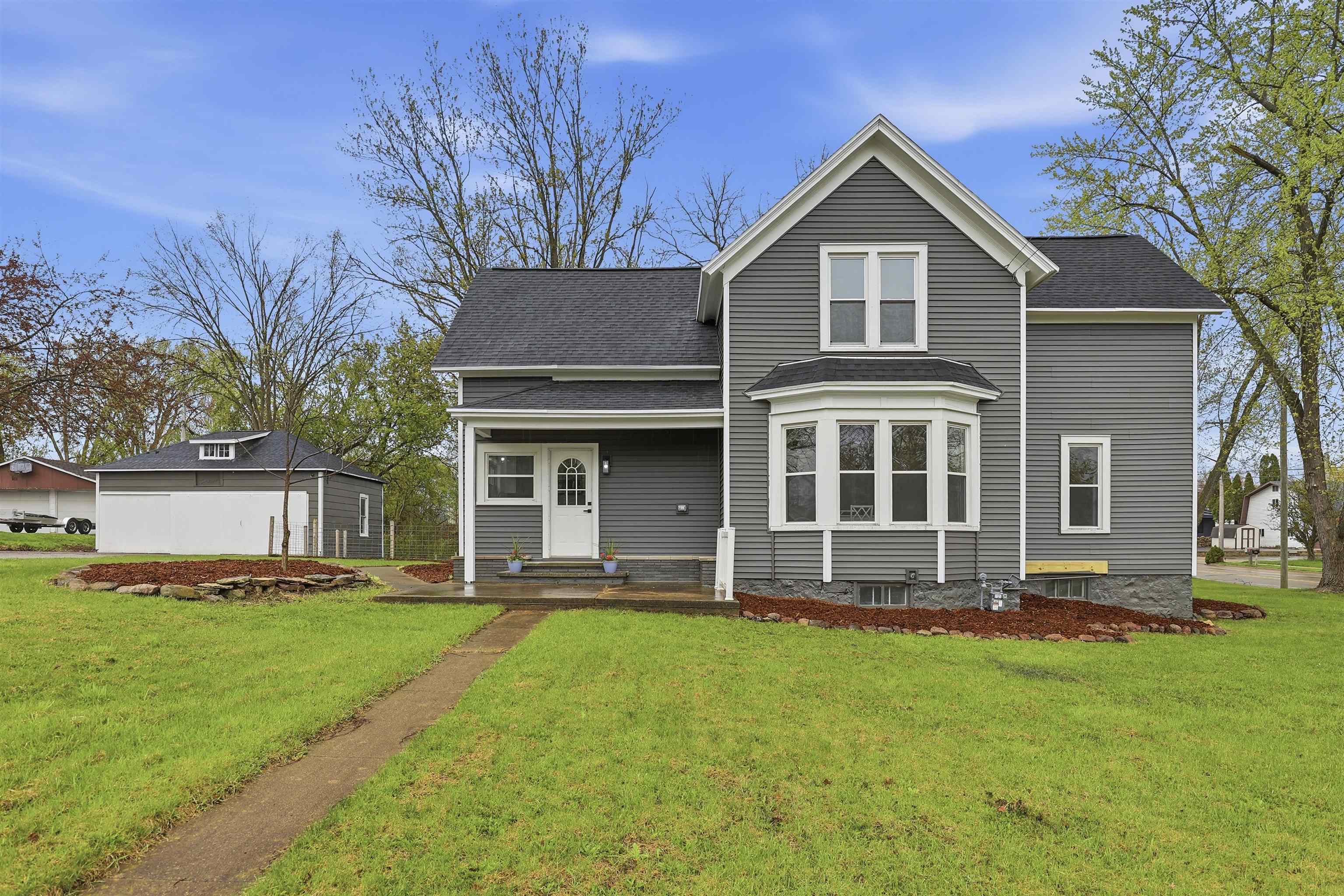 1602 Division Street New London, WI 54961 - Photo 1 of 34