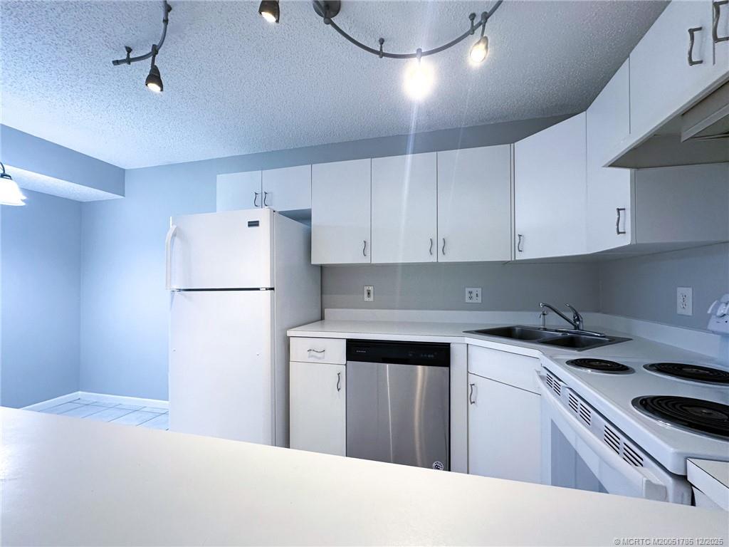 1965 Southwest Silver Pine Way, Unit H1 Palm City, FL 34990 - Photo 10 of 28