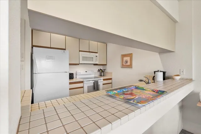 $860,000 | 155 Wailea Ike Place, Unit 74, Kihei, HI 96753