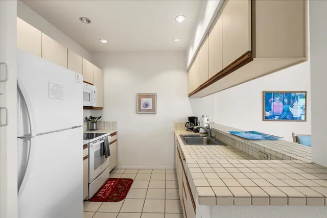 $860,000 | 155 Wailea Ike Place, Unit 74, Kihei, HI 96753