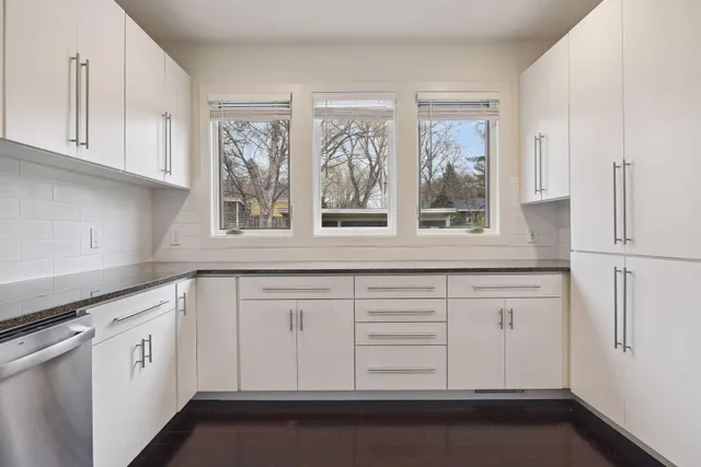 $3,995 | 301 Turnpike Road, Golden Valley, MN 55416