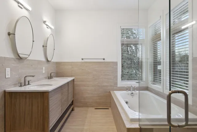 $3,995 | 301 Turnpike Road, Golden Valley, MN 55416