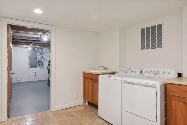 $3,995 | 301 Turnpike Road, Golden Valley, MN 55416