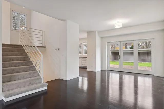 $3,995 | 301 Turnpike Road, Golden Valley, MN 55416