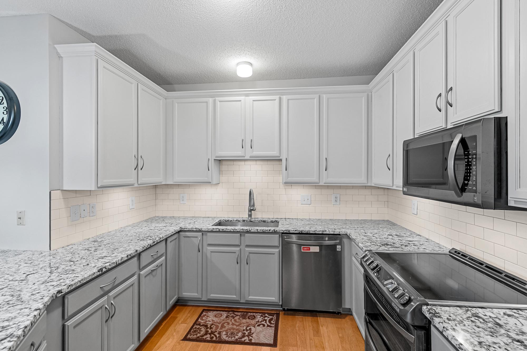 2530 East 34th Street, Unit 210 Minneapolis, MN 55406 - Photo 3 of 31