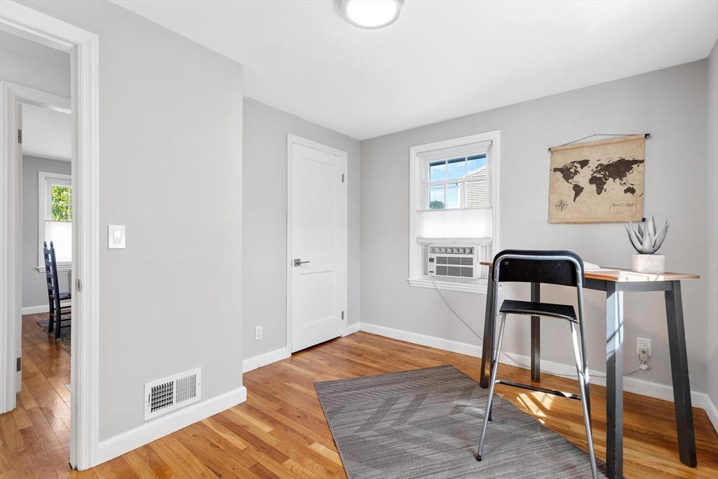 28 Brewster Road Wakefield, MA 01880 - Photo 18 of 35