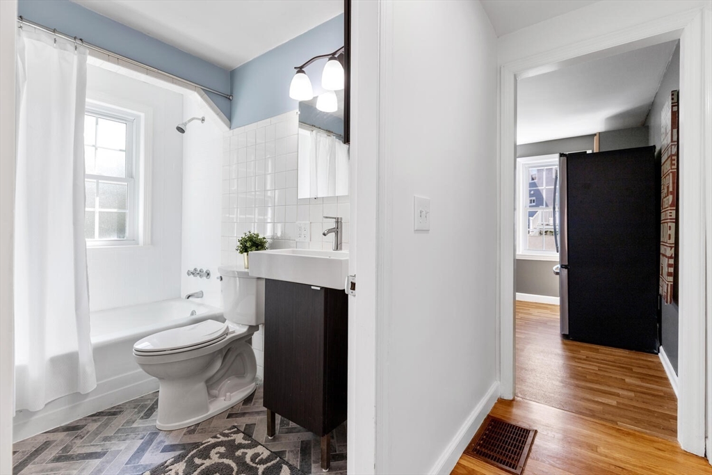 28 Brewster Road Wakefield, MA 01880 - Photo 20 of 35