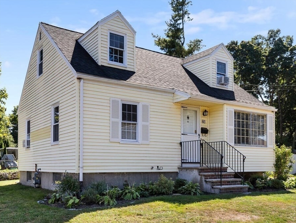 28 Brewster Road Wakefield, MA 01880 - Photo 3 of 35