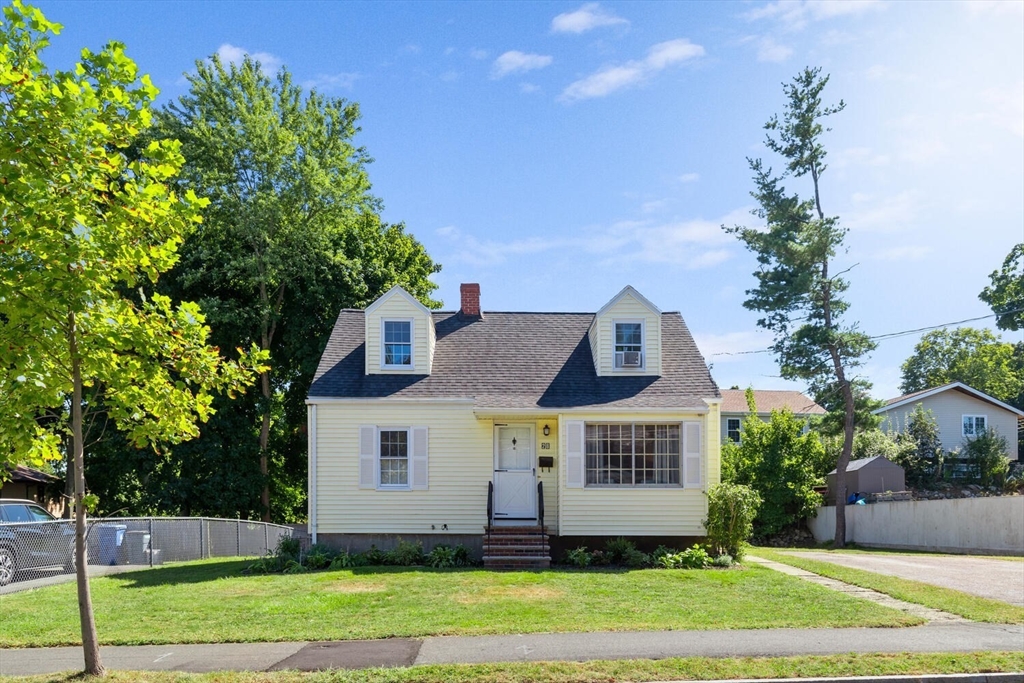 28 Brewster Road Wakefield, MA 01880 - Photo 4 of 35