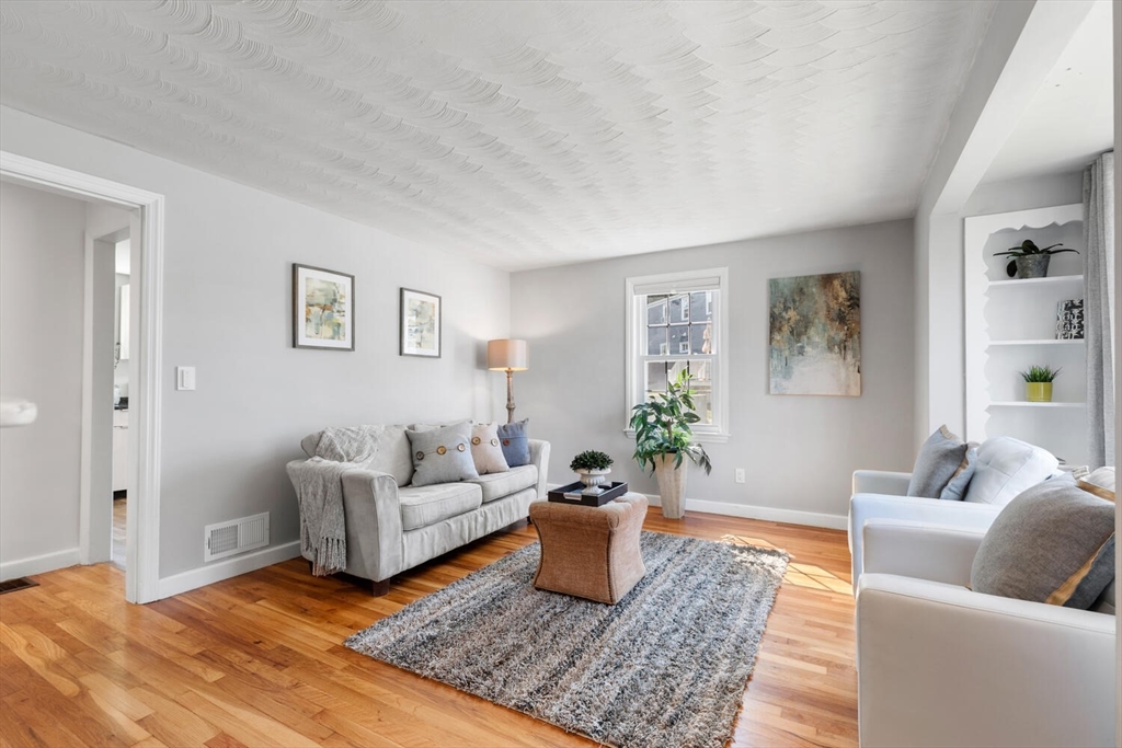 28 Brewster Road Wakefield, MA 01880 - Photo 8 of 35