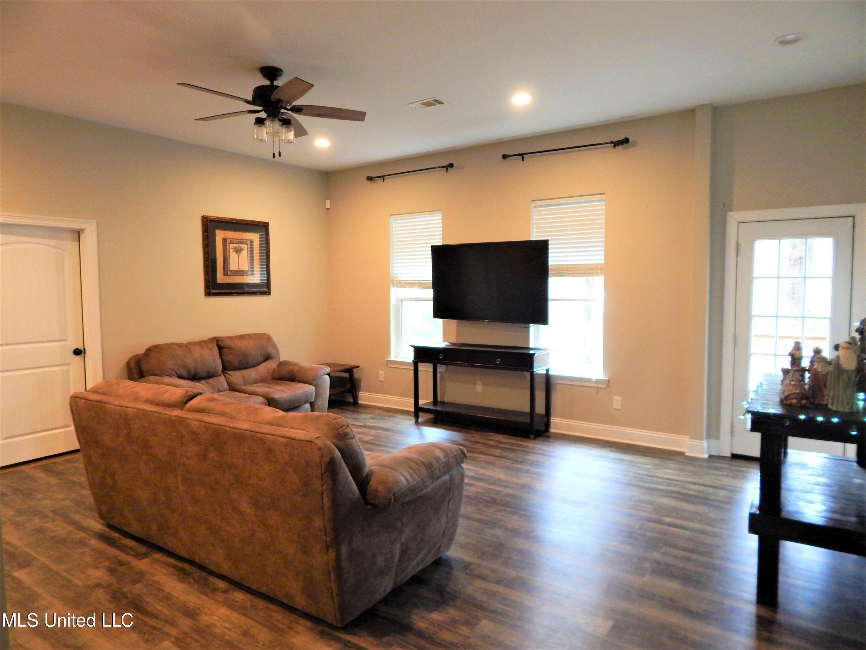 169 Cedar Ridge Road Lucedale, MS 39452 - Photo 6 of 31 DSCN6515