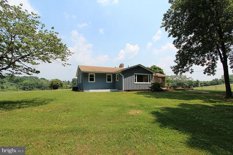 22310 Peach Tree Road Boyds, MD 20841 - Photo 22 of 24 Exterior (General)