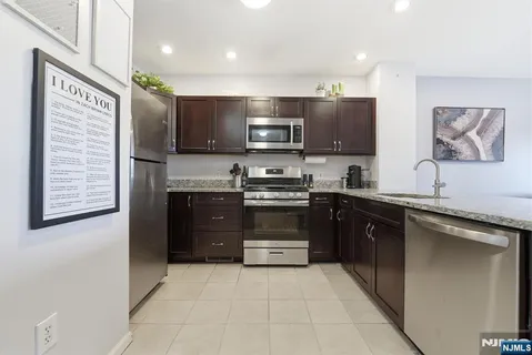 $439,000 | 242 The Promenade, Unit 242, Edgewater, NJ 07020