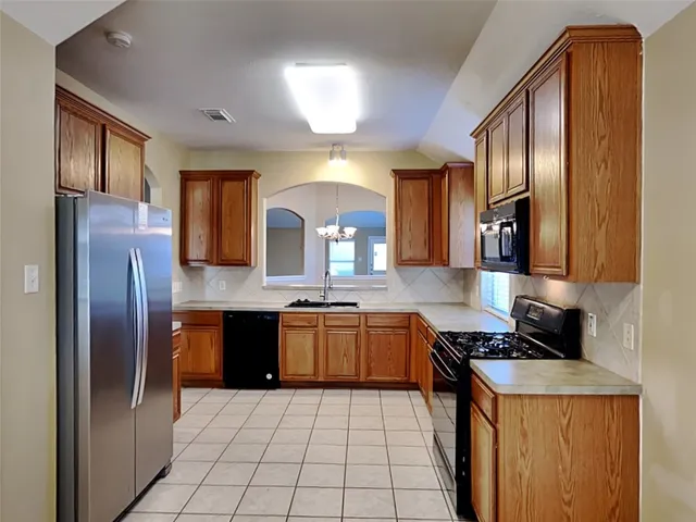 $2,130 | 3223 Stoneydale Lane, Spring, TX 77388