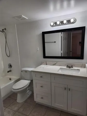 $2,500 | 5041 Wiles Road, Unit 105, Coconut Creek, FL 33073