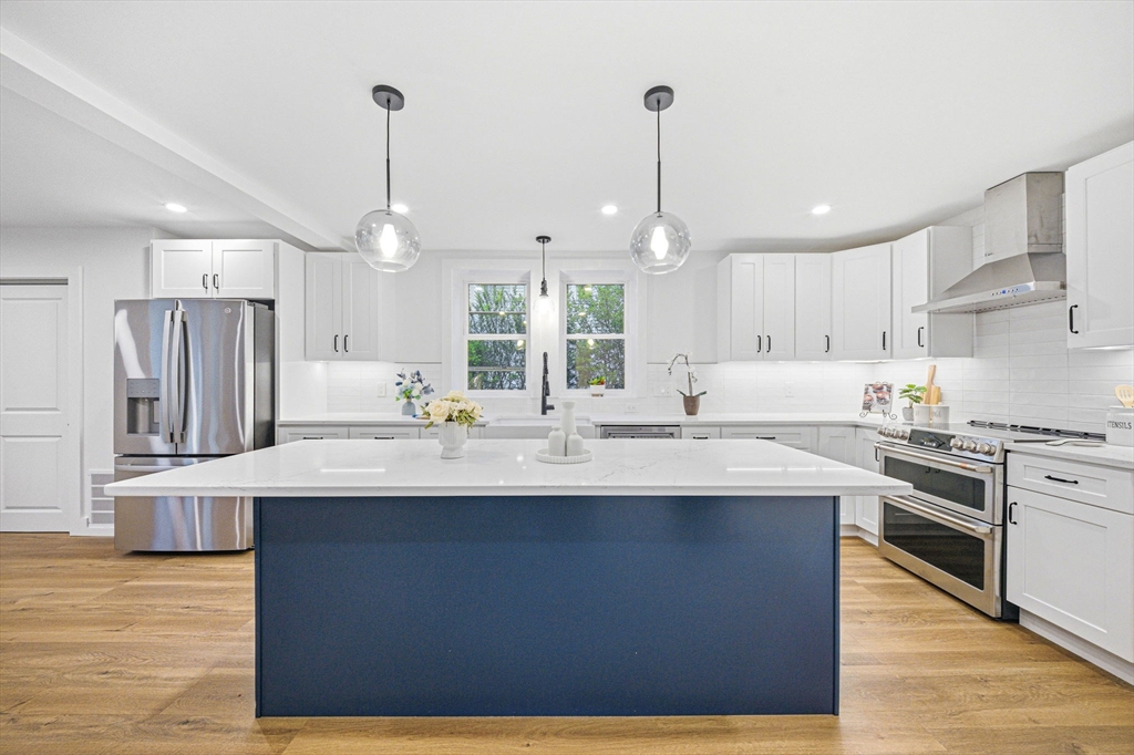 52-54 Rangeley Road Newton, MA 02465 - Photo 8 of 42