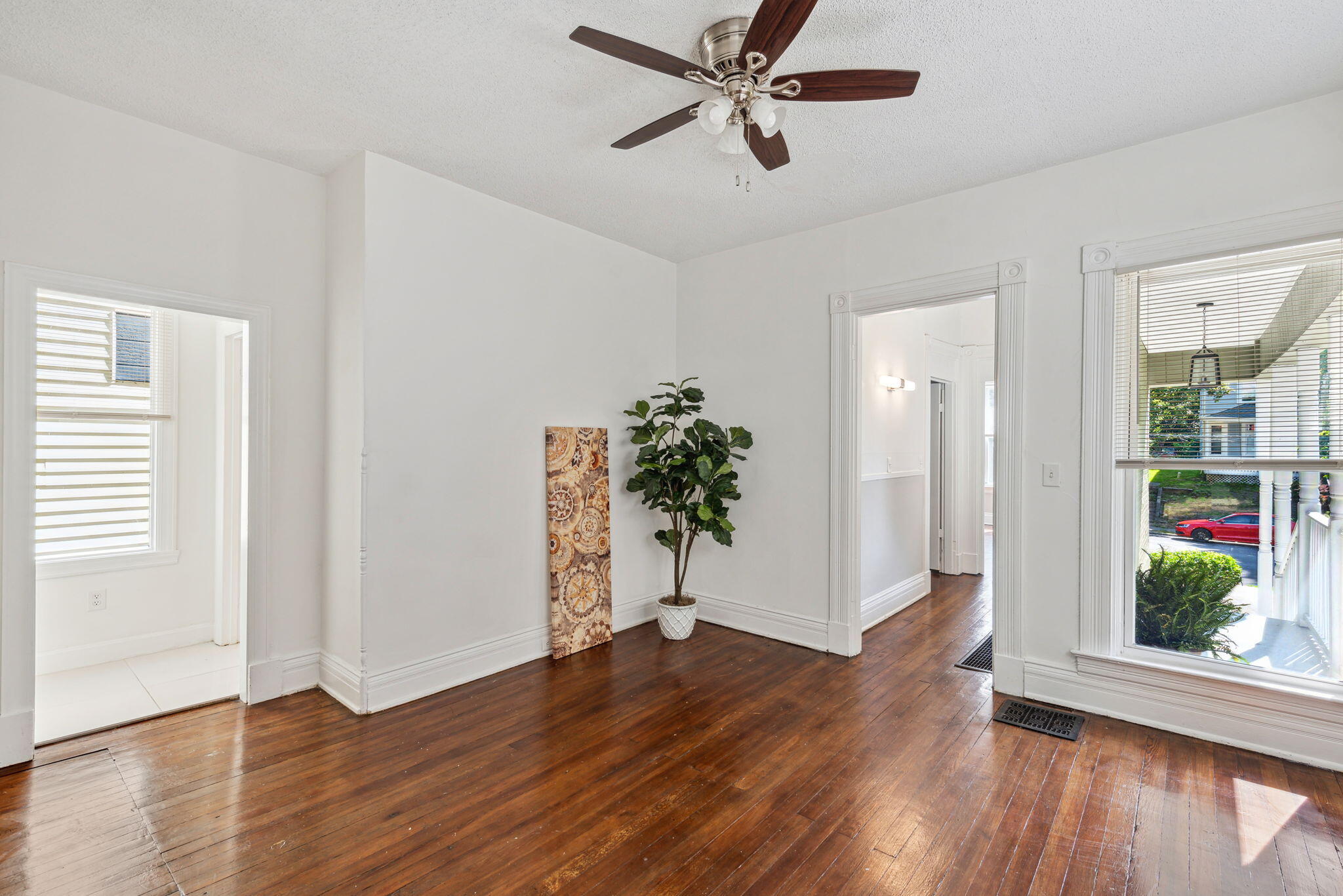 1815 Garrard Street Covington, KY 41014 - Photo 7 of 36 Gallery Image 7