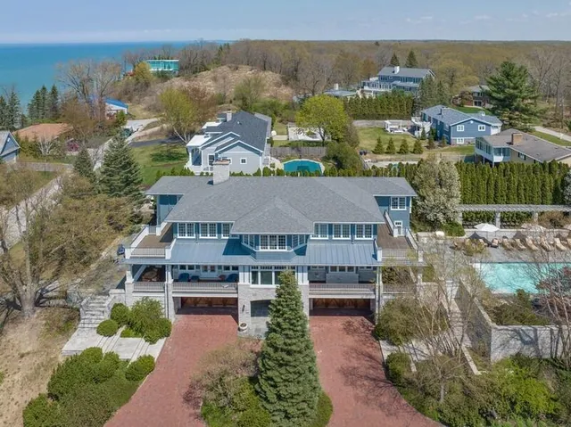 $4,795,000 | 49106 Sun Valley Falls Boulevard, New Buffalo, MI 49117