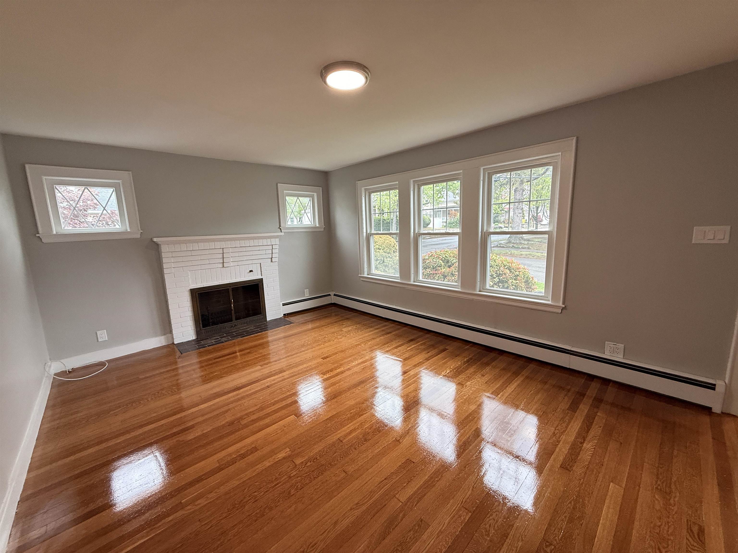 406 East High Street Manchester, NH 03104 - Photo 13 of 49