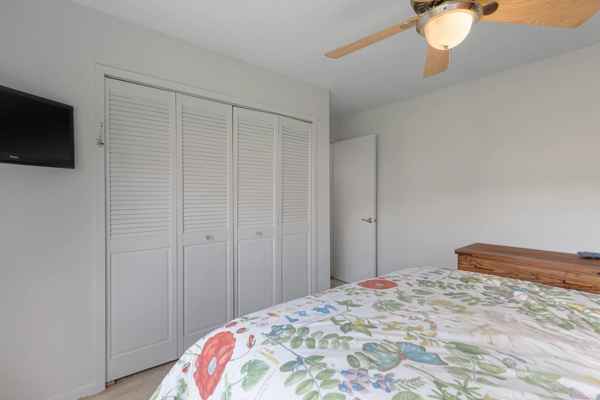732 Hamilton Court Rochester, MI 48307 - Photo 18 of 42 50143671-ce7420ce-fa2d-46b3-9cd0-af164a8d12b7.JPG