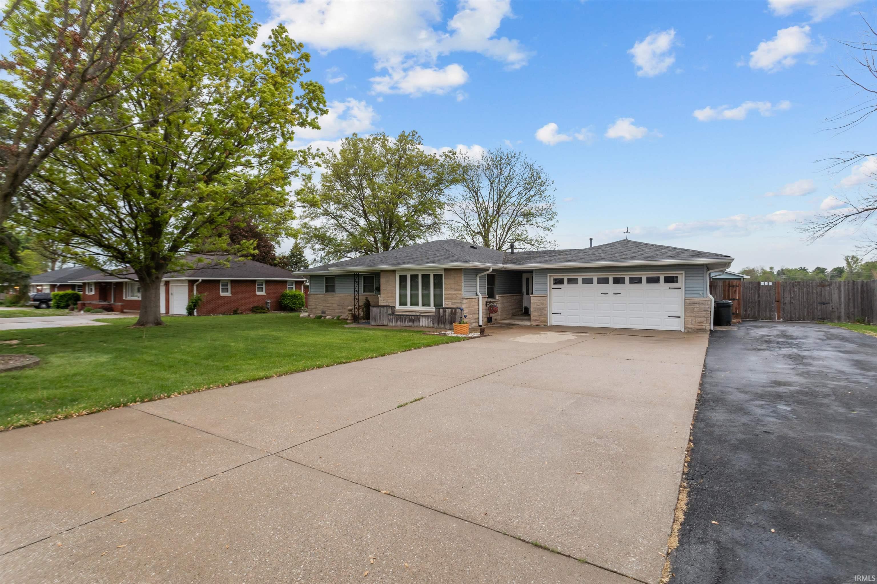 936 East Center Road Kokomo, IN 46902 - Photo 2 of 36