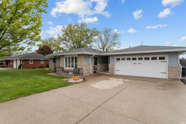 $315,000 | 936 East Center Road, Kokomo, IN 46902