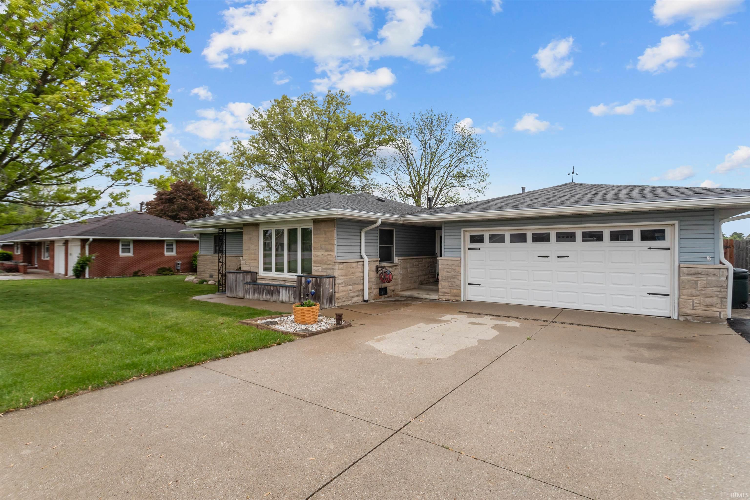 936 East Center Road Kokomo, IN 46902 - Photo 3 of 36
