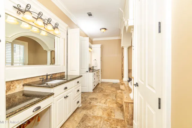 $750,000 | 230 Eastwood Drive, Brandon, MS 39042