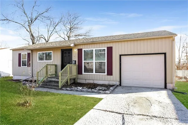 $1,585 | 413 North Seminole Drive, Unit D, Independence, MO 64056