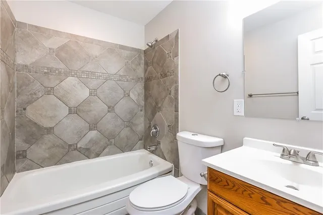 $1,585 | 413 North Seminole Drive, Unit D, Independence, MO 64056